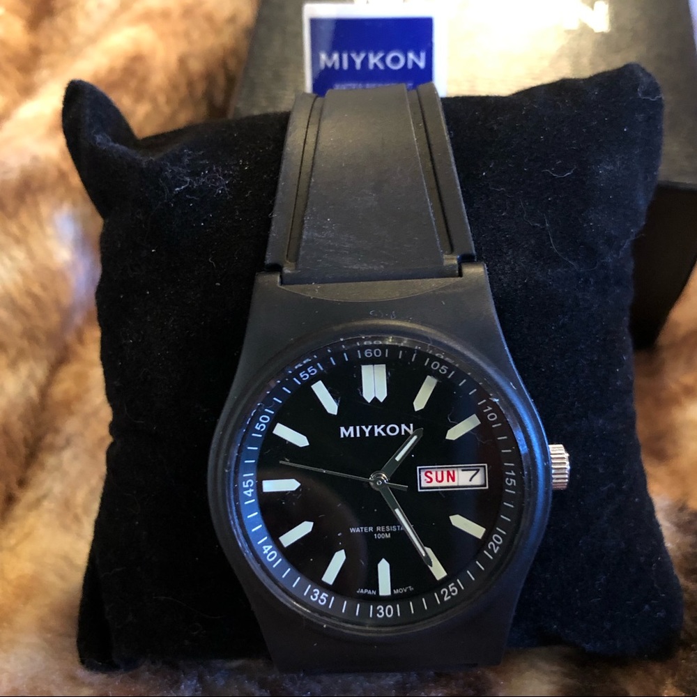 Brand new never worn unisex sport watch